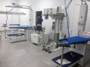 Hemden- und Blusenfertigung